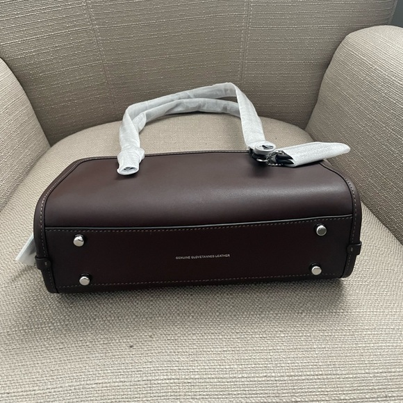 Coach Swing Zip Bag in colour silver/maple NWT - Picture 9 of 15